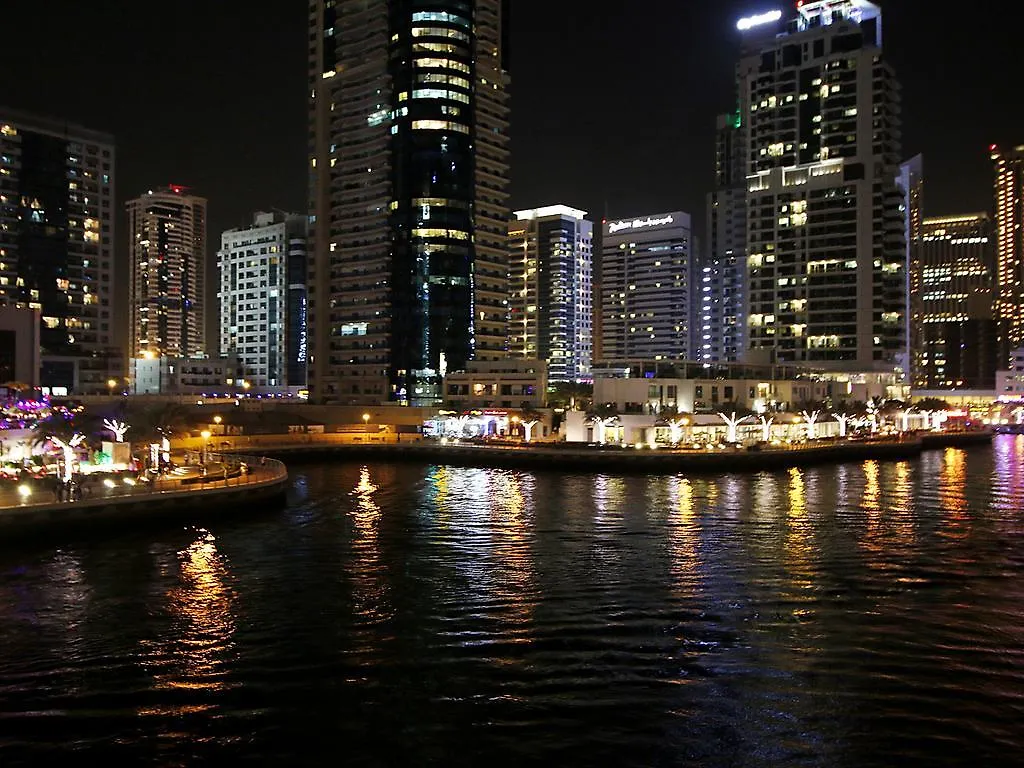 Rh- Skyview Tower, Dubai Marina, 1Br With Large Terrace Apartment United Arab Emirates
