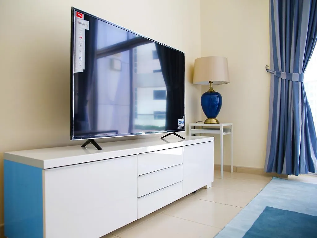 Rh- Skyview Tower, Dubai Marina, 1Br With Large Terrace Apartment 0*,  United Arab Emirates